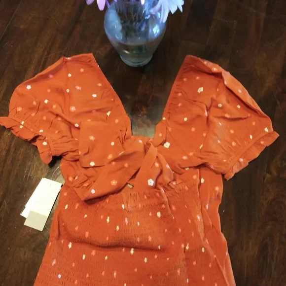 NWT Floral Boho Crop Top Blouse Womens XS Rust Orange White Flowers Tie Back - Picture 4 of 5